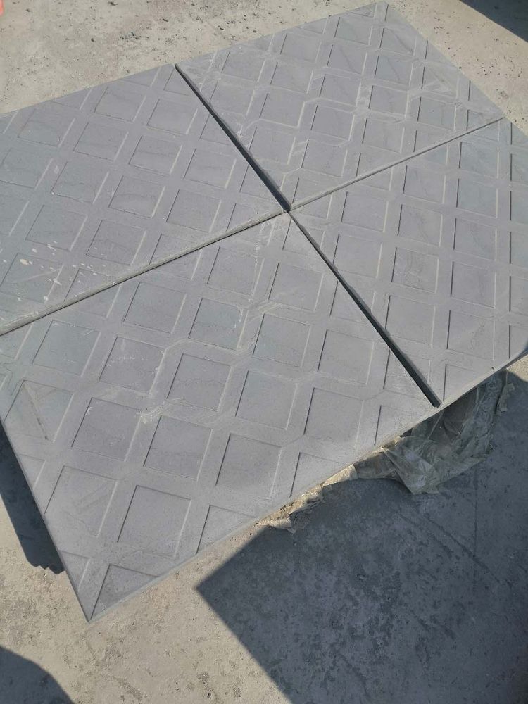 高鐵護(hù)欄都是什么材質(zhì)？