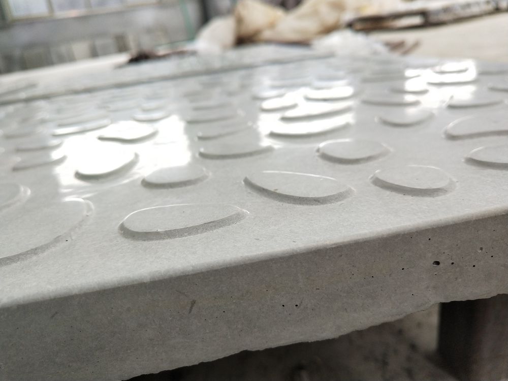 RPC電纜溝蓋板鋪設(shè)的注意事項(xiàng) 